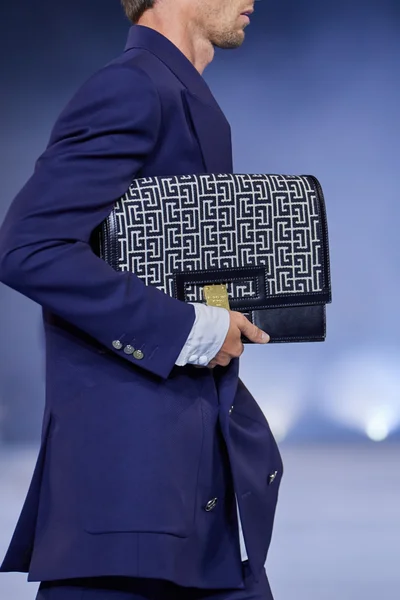 Look 52